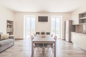 A television and/or entertainment centre at La Terrazza di Walter