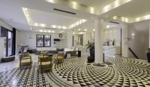 Khu vực ghế ngồi tại Lindos View Hotel