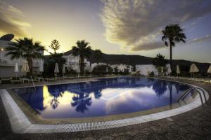 Hồ bơi trong/gần Lindos View Hotel