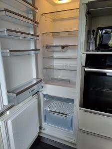 Bjergby Guesthouse的厨房或小厨房