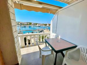 Fotografie z fotogalerie ubytování Seaview apartment 2+2 v destinaci Jezera + 5 fotografií