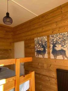 Posteľ alebo postele v izbe v ubytovaní L'apparté de G, Gîte 3 étoiles de montagne cosy
