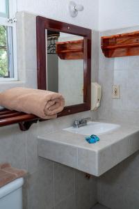 Vonios kambarys apgyvendinimo įstaigoje Hotel - Museo Xibalba