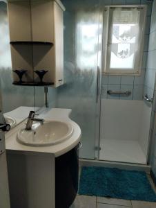 Kúpeľňa v ubytovaní La petite maison de Paule