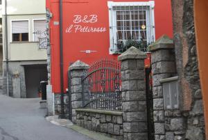 The building in which a panziókat is located