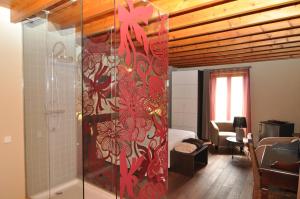 Posezení v ubytování Restaurant & Rooms Cabrit