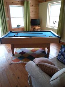 Billiards table sa Quiet, cozy and comfortable chalet