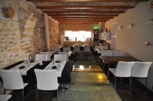 Posezení v ubytování Restaurant & Rooms Cabrit