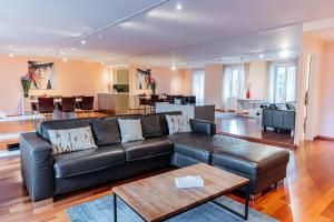 Montreux Grand Rue - Swiss Hotel Apartments的休息区