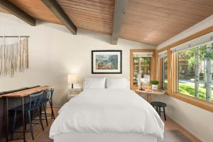 Postel nebo postele na pokoji v ubytování Aspenwood by Snowmass Vacations + 23 fotografií