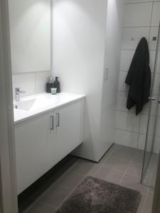 Koupelna v ubytování Fjord Apartments KRS Verven