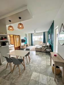 Katil atau katil-katil dalam bilik di TAHITI - Orovini Cottage