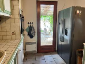 Kuchnia lub aneks kuchenny w obiekcie Le clos Roby maison avec piscine proche du centre historique