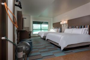 EVEN Hotel Omaha Downtown - Old Market by IHG客房内的一张或多张床位