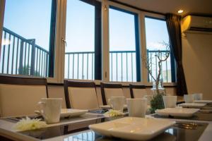 Bilde i galleriet til ROADSIDE House i Sapporo