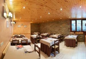 A seating area at Hotel Ca de Graus