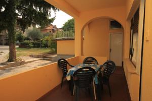 Fotografia z galérie ubytovania Apartments with parking spaces Umag - 6978 v destinácii Umag