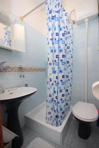 Kúpeľňa v ubytovaní Apartments with parking space Porec - 7024
