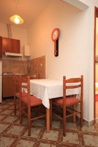 Kuchyňa alebo kuchynka v ubytovaní Apartments with parking space Porec - 7024