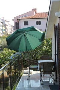 Balkón alebo terasa v ubytovaní Apartments with parking space Porec - 7024