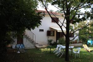 Vonkajšia záhrada v ubytovaní Apartments with parking space Porec - 7024