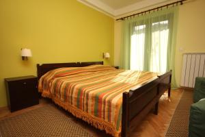 Posteľ alebo postele v izbe v ubytovaní Apartments by the sea Umag - 7029