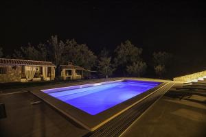Bazén v ubytování Family friendly house with a swimming pool Rim, Central Istria - Sredisnja Istra - 7070 nebo v jeho okolí