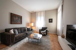 A seating area at Ca' delle Contesse - Villa on lagoon with private dock and spectacular view