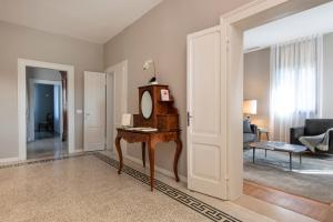 A seating area at Ca' delle Contesse - Villa on lagoon with private dock and spectacular view