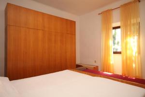Легло или легла в стая в Apartment Basanija 7149c