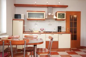 Dapur atau dapur kecil di Apartments with a parking space Rovinj - 7113