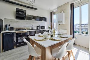ครัวหรือมุมครัวของ Appartement Cosy Bourgoin - Gare & Centre