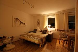 Łóżko lub łóżka w pokoju w obiekcie Appartement Matthias
