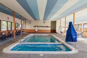 Bazén v ubytování Carson Hot Springs Resort & Spa nebo v jeho okolí