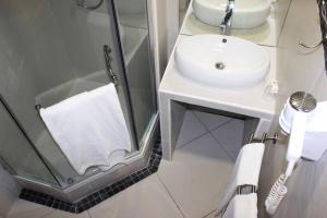Phòng tắm tại Hôtel Select - Réunion