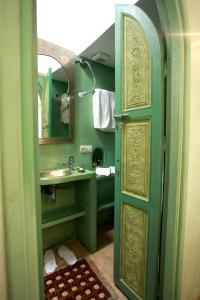 Kylpyhuone majoituspaikassa Riad la Cigale