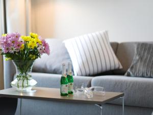 Гостиная зона в Dünenresidenz Prora - Ferienwohnung mit Meerblick, 3 Schlafzimmern und Balkon NP-406 +8 фотографий