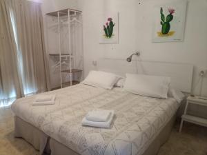Posteľ alebo postele v izbe v ubytovaní La Moraga de Poniente Malaga Hostel