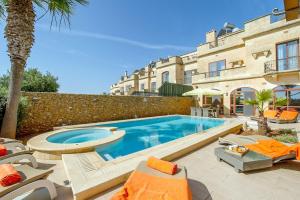 Piscina di Tfiefa Holiday Home o nelle vicinanze