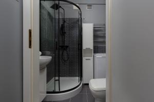 Kúpeľňa v ubytovaní Apartment Bialobrzeska Warsaw by Noclegi Renters