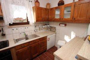 Fotografia z galérie ubytovania Apartments for families with children Fazana - 7255 v destinácii Marana