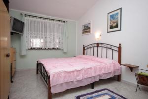 Fotografia z galérie ubytovania Apartments for families with children Fazana - 7255 v destinácii Marana