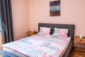 A bed or beds in a room at Bendida Park