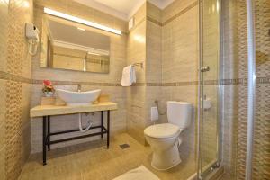 Bilik mandi di AMADEUS RESIDENCE +64 gambar