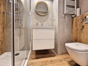 Ένα μπάνιο στο 365PAM Apartament Nadmorski 65 PARKING W CENIE +10 φωτογραφίες