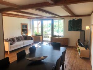 Posedenie v ubytovaní Winzerhaus mit Fernblick