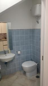 A bathroom at Lo Scoiattolo