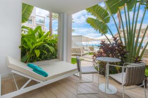 Balkón nebo terasa v ubytování JOIA Salomé by Iberostar -Adults Only