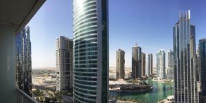Foto dalla galleria di Modern Lake View 1 Bedroom Apt in JLT a Dubai