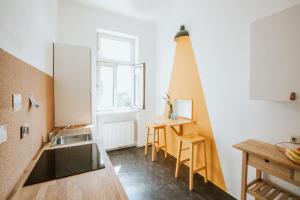Kuchnia lub aneks kuchenny w obiekcie Central Design-Apartment next to Belvedere Castle